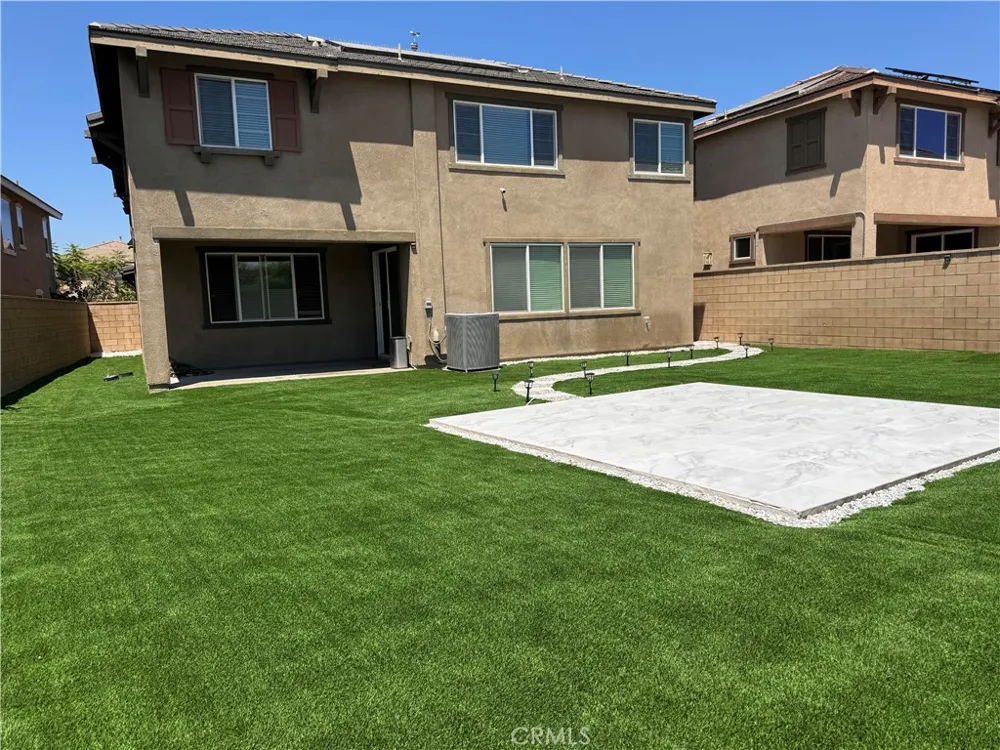 8011 Sea Salt Avenue Fontana, CA 92336