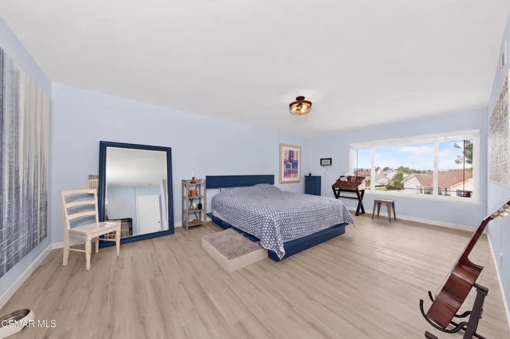 91 Albion Place Newbury Park, CA 91320