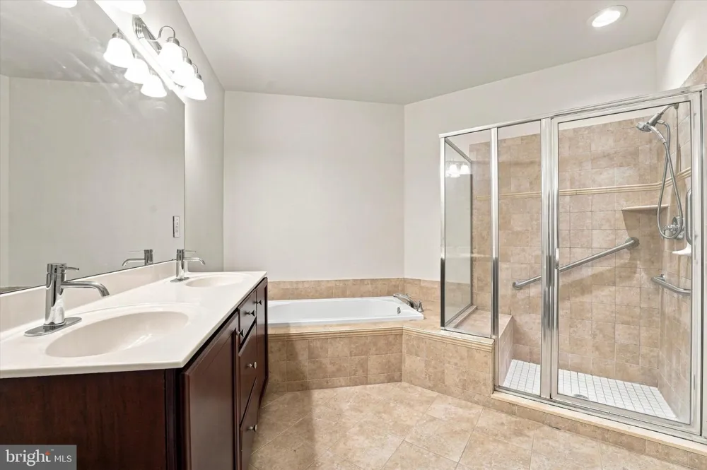 345 CARSON TERRACE Huntingdon Valley, PA 19006