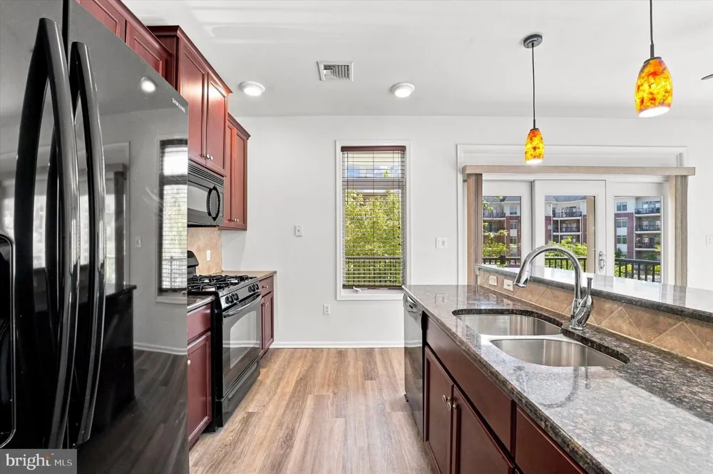 345 CARSON TERRACE Huntingdon Valley, PA 19006