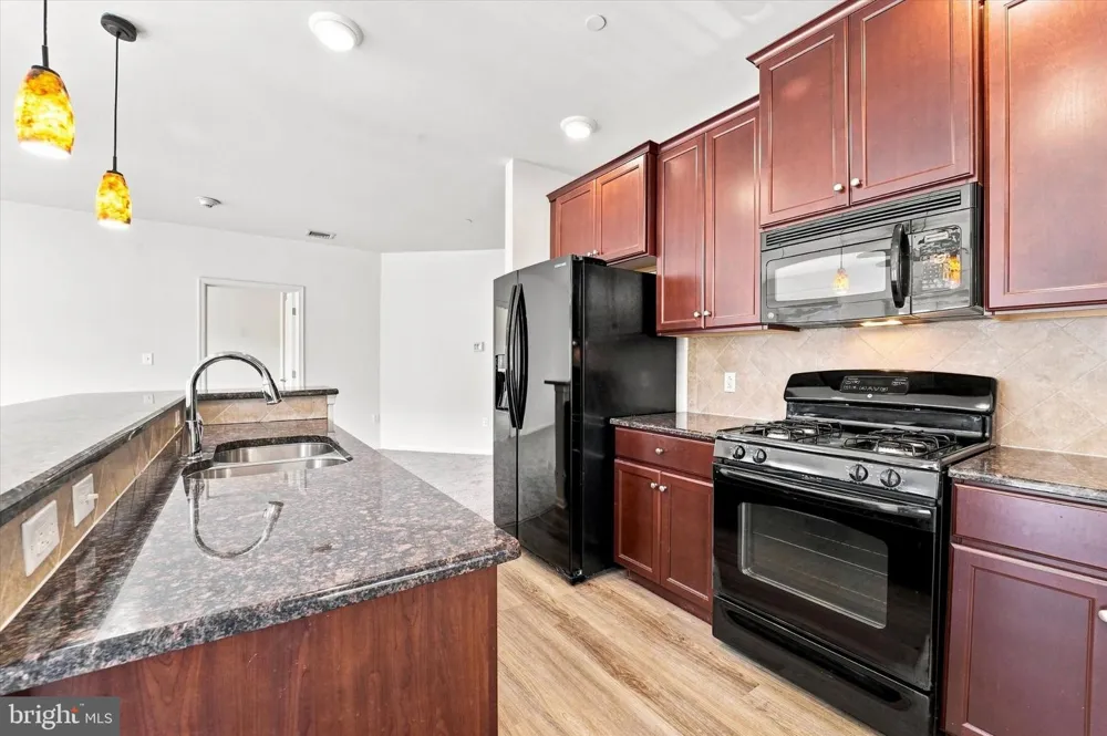 345 CARSON TERRACE Huntingdon Valley, PA 19006