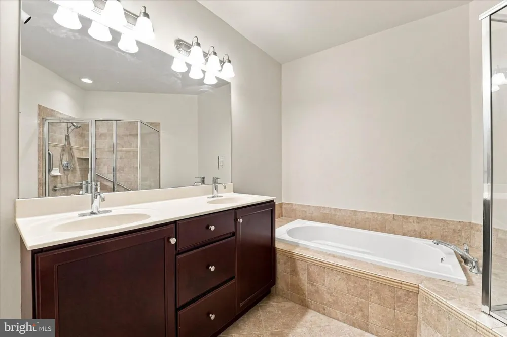 345 CARSON TERRACE Huntingdon Valley, PA 19006