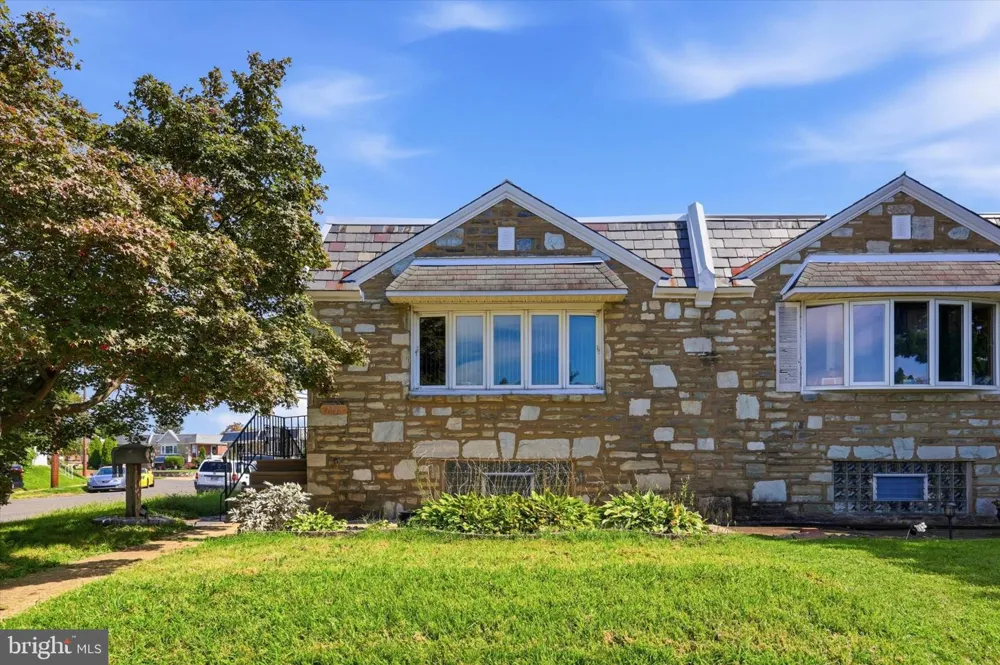 7739 WHITAKER Philadelphia, PA 19111
