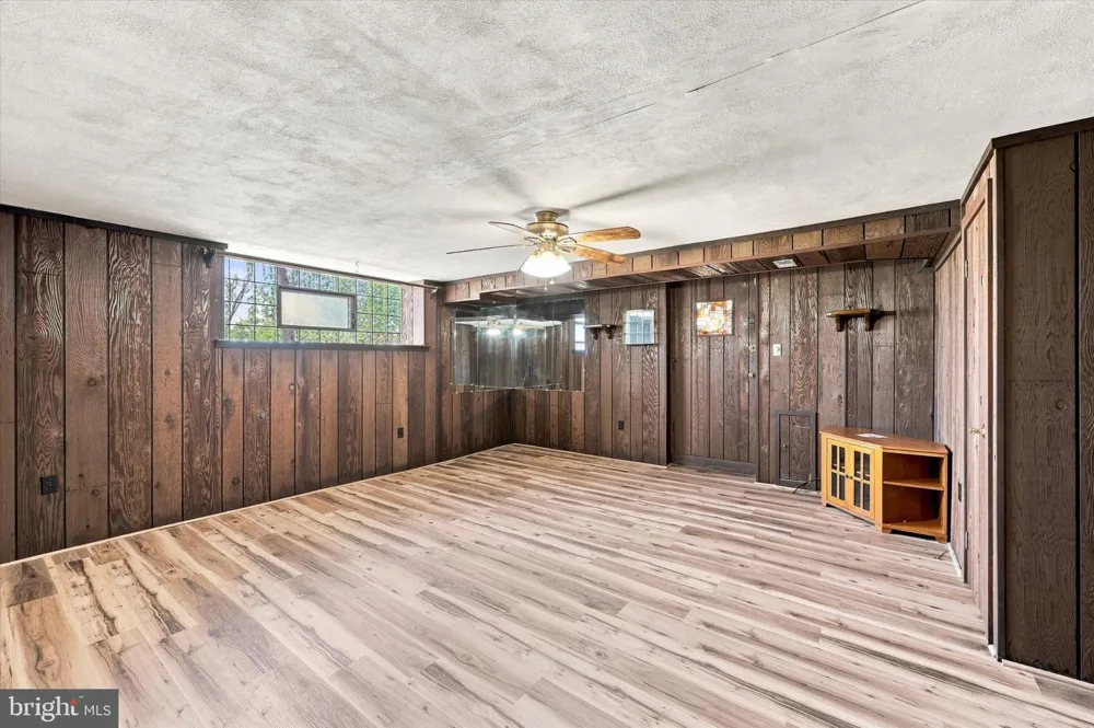 7739 WHITAKER Philadelphia, PA 19111