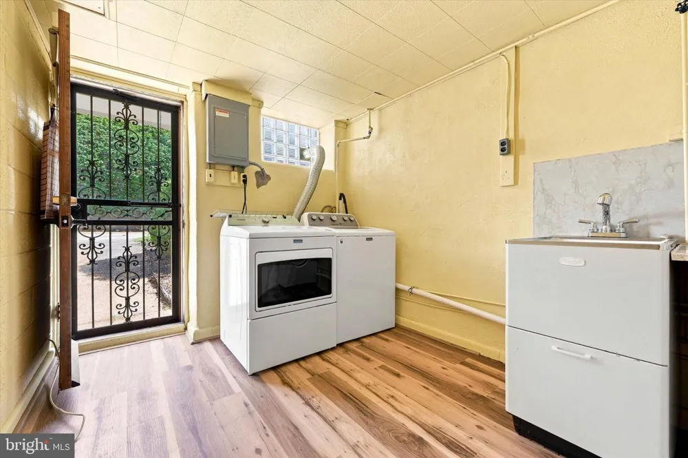 7739 WHITAKER Philadelphia, PA 19111