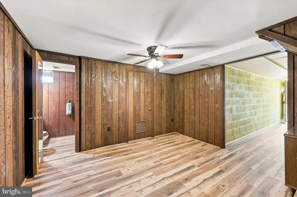 7739 WHITAKER Philadelphia, PA 19111