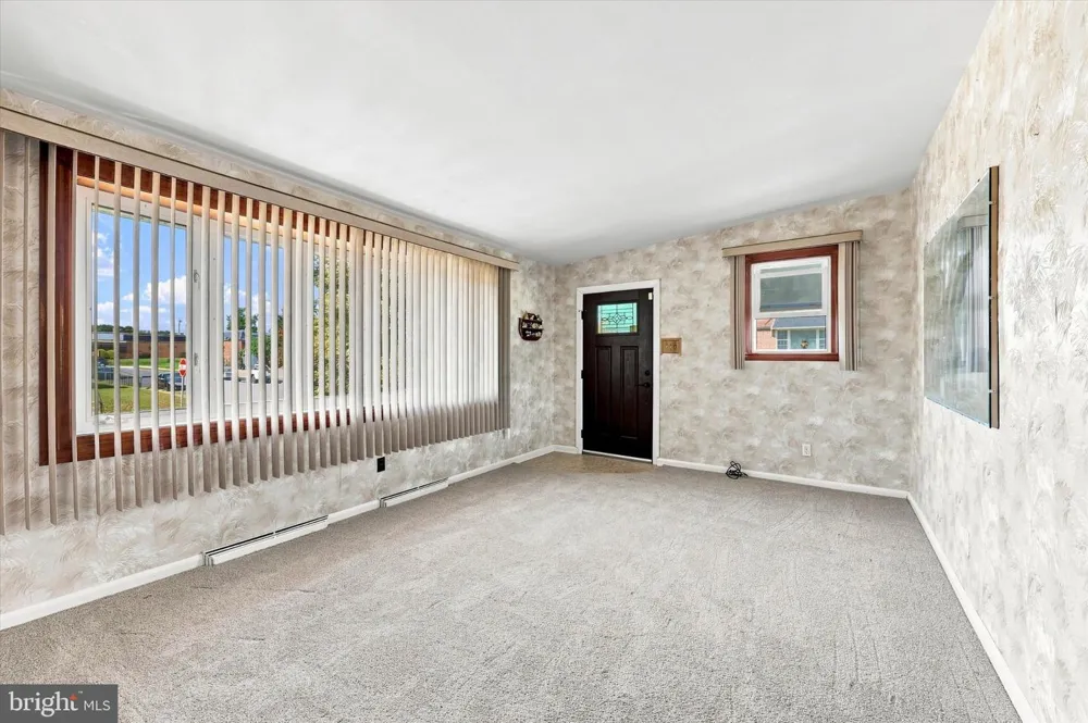 7739 WHITAKER Philadelphia, PA 19111