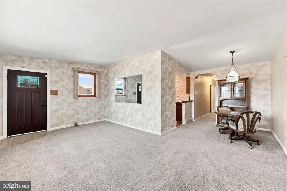 7739 WHITAKER Philadelphia, PA 19111