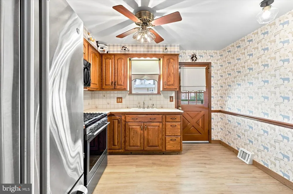 7739 WHITAKER Philadelphia, PA 19111