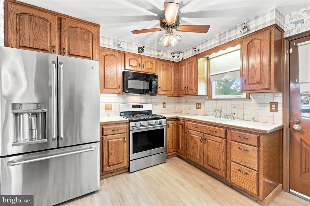 7739 WHITAKER Philadelphia, PA 19111