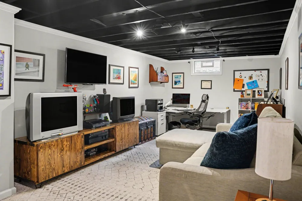 1008 Lynn Avenue Kalamazoo, MI 49008