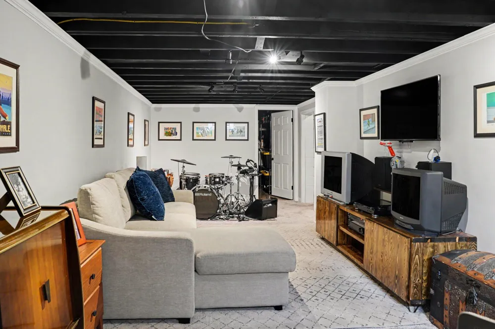 1008 Lynn Avenue Kalamazoo, MI 49008
