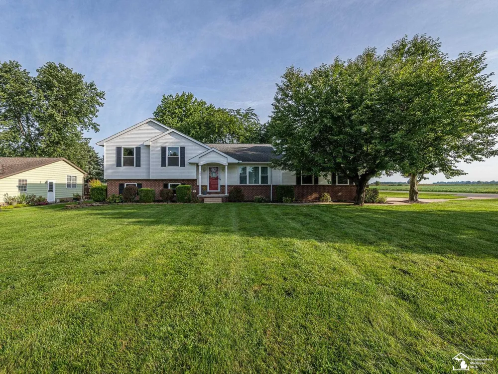 402 East Boulevard Blissfield Village, MI 49228