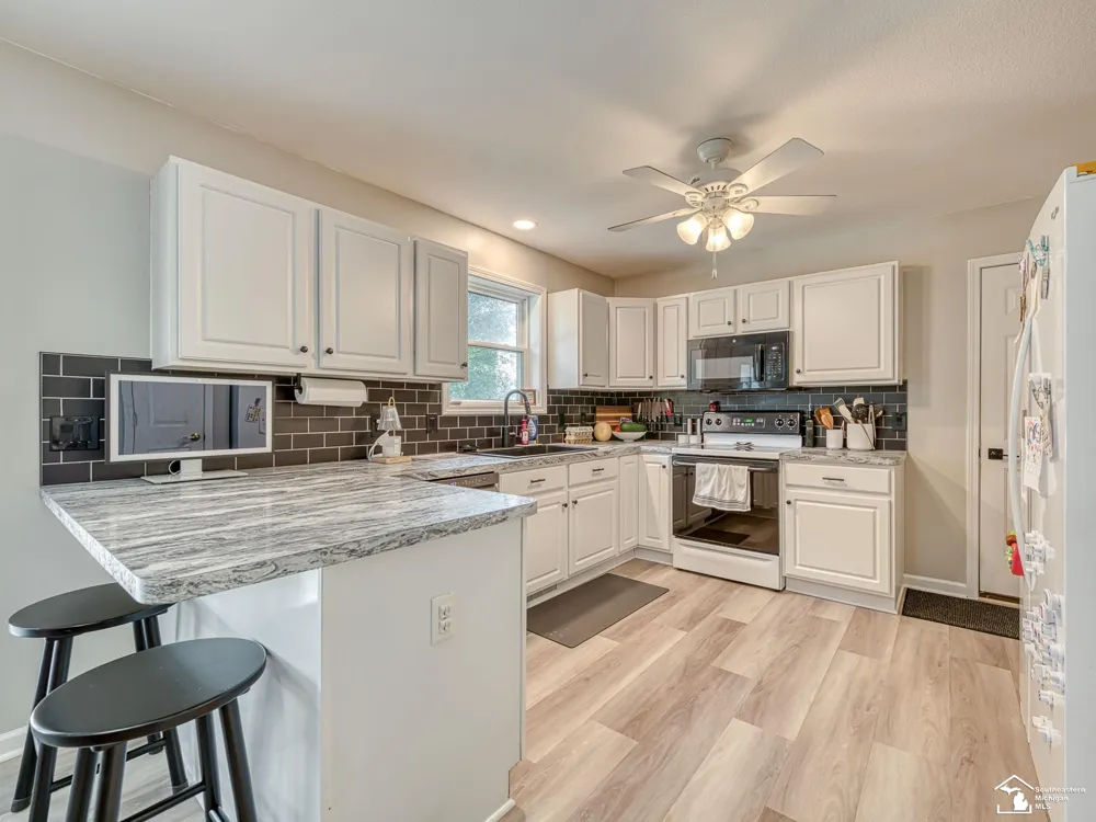 402 East Boulevard Blissfield Village, MI 49228