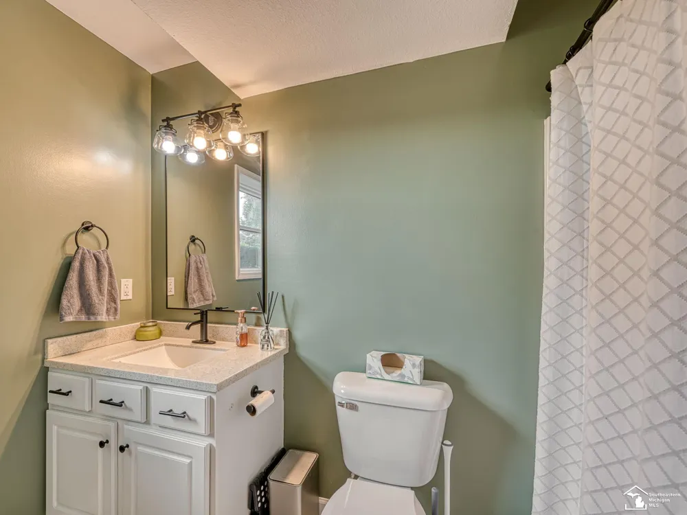 402 East Boulevard Blissfield Village, MI 49228