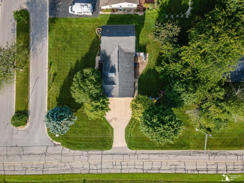 402 East Boulevard Blissfield Village, MI 49228