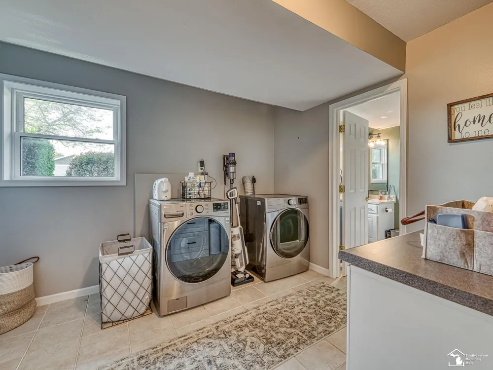 402 East Boulevard Blissfield Village, MI 49228