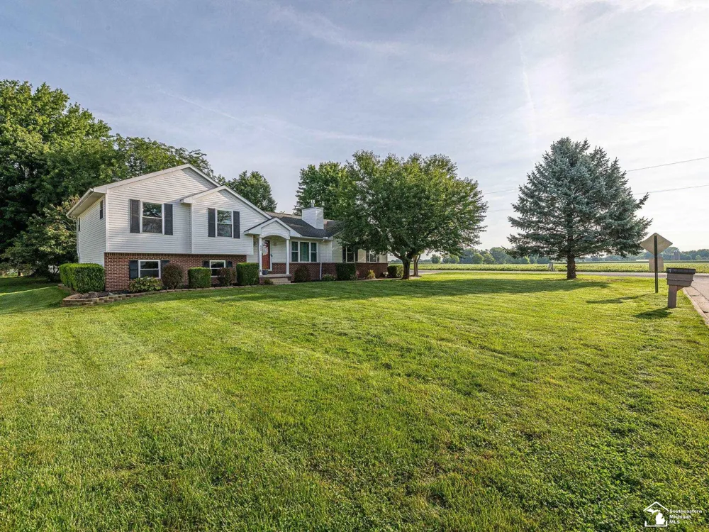 402 East Boulevard Blissfield Village, MI 49228