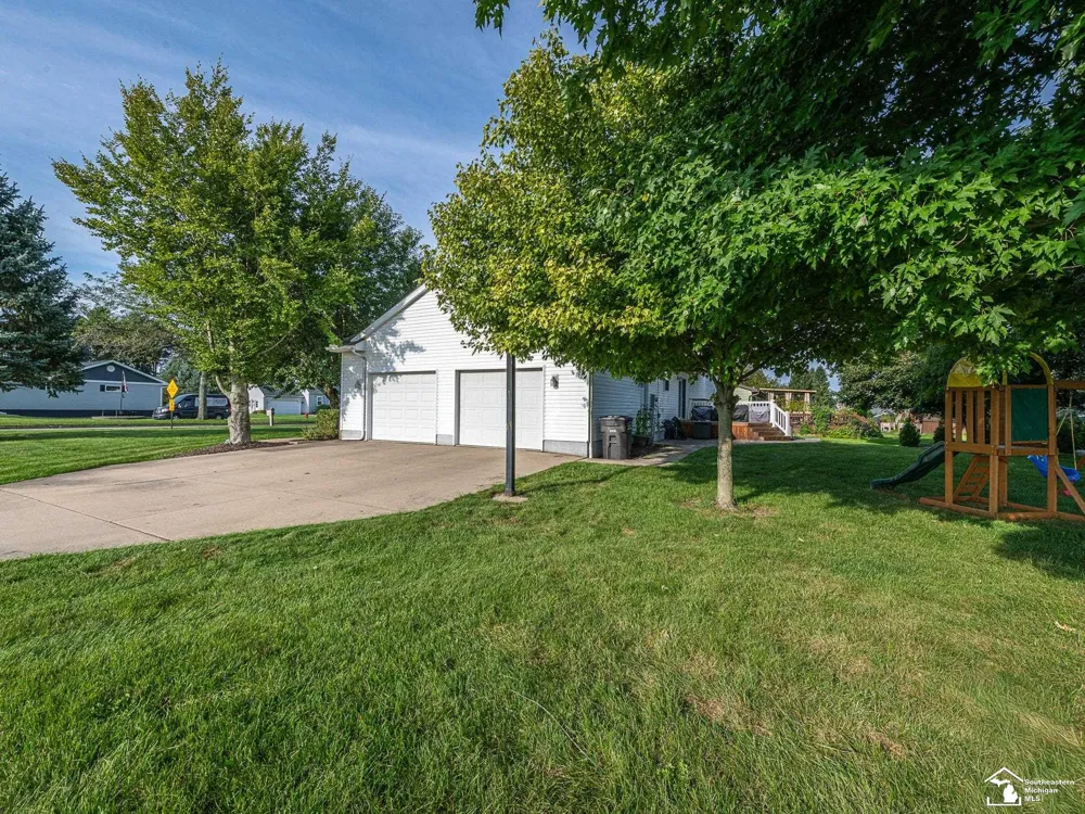 402 East Boulevard Blissfield Village, MI 49228