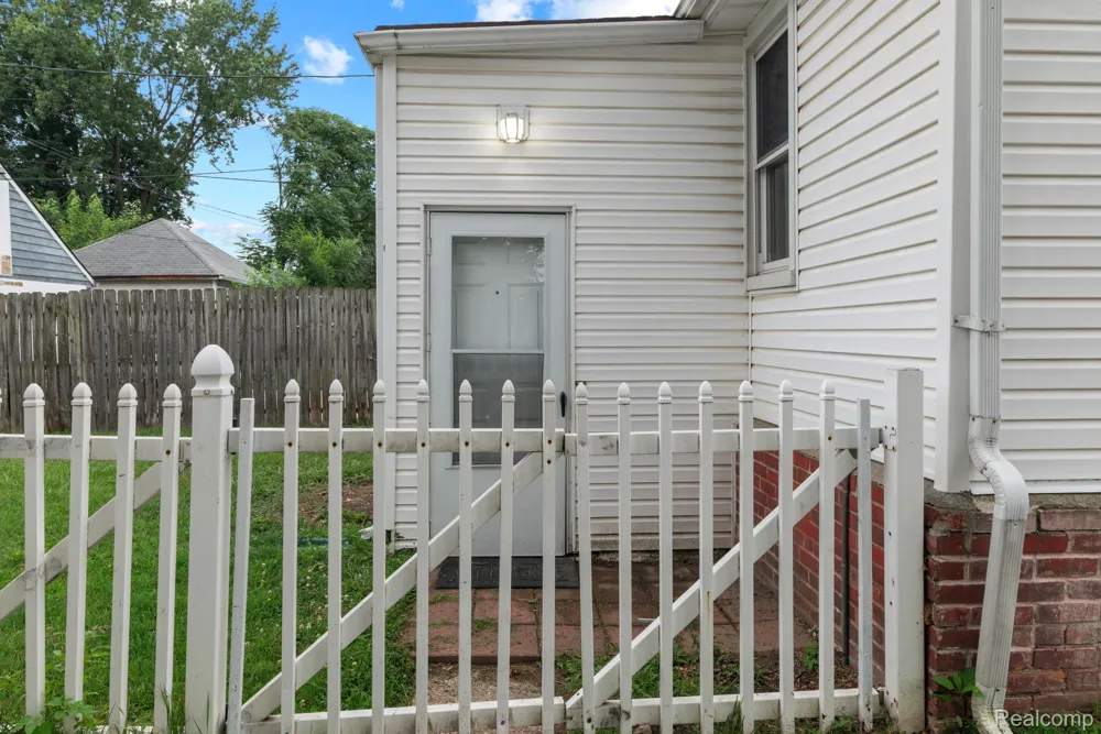 23152 Tawas Avenue Hazel Park City, MI 48030