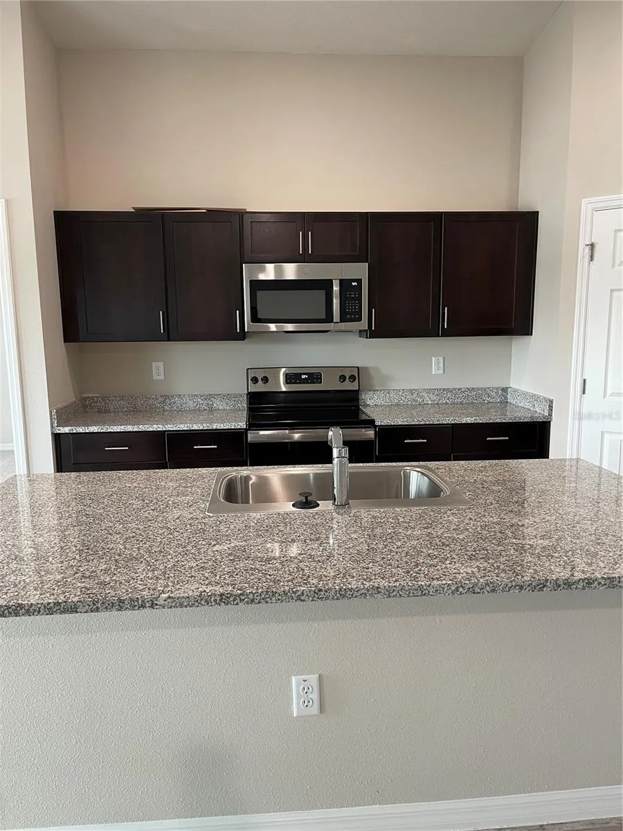 5711 SILTSTONE STREET Lakeland, FL 33811