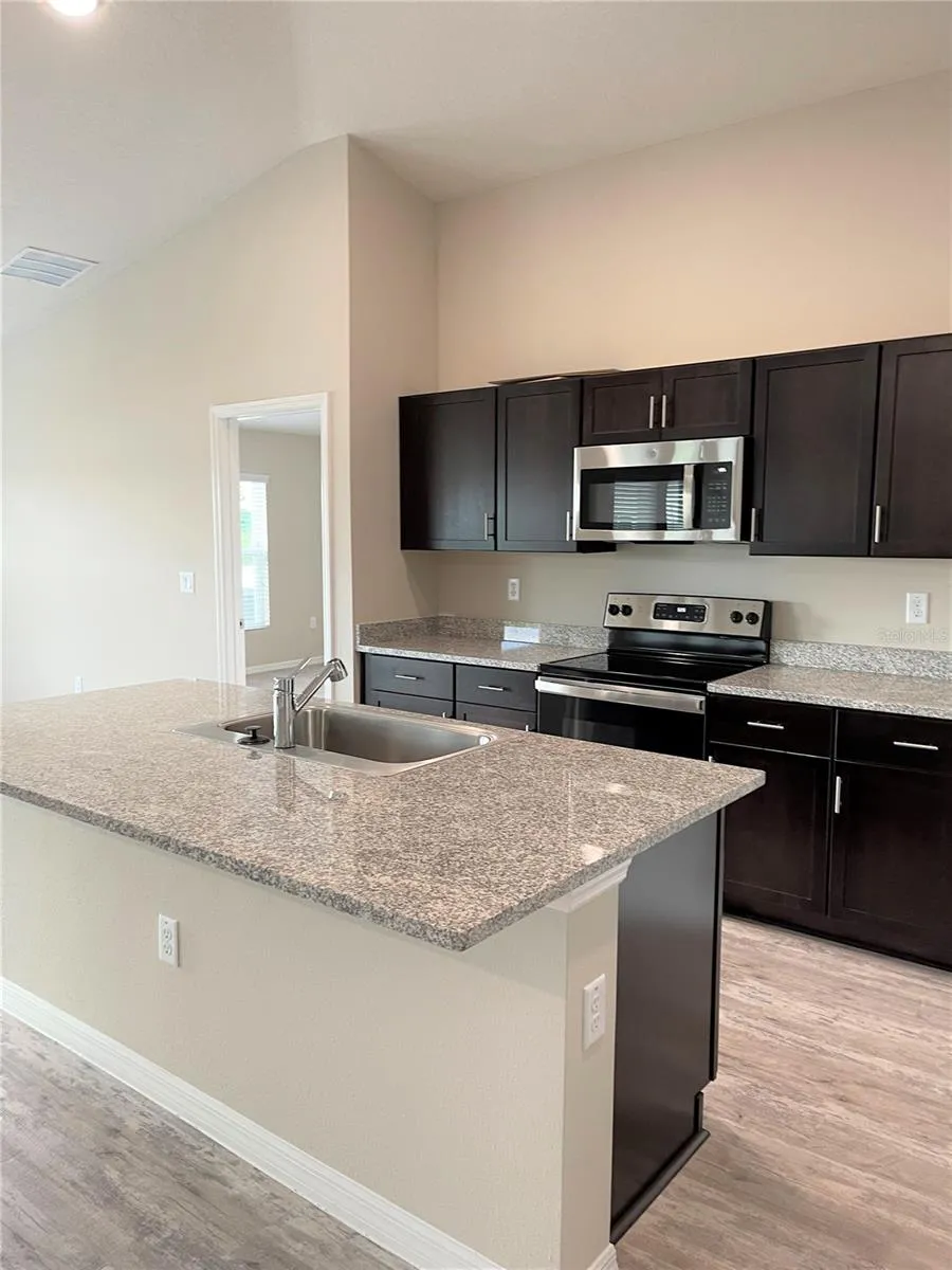 5711 SILTSTONE STREET Lakeland, FL 33811