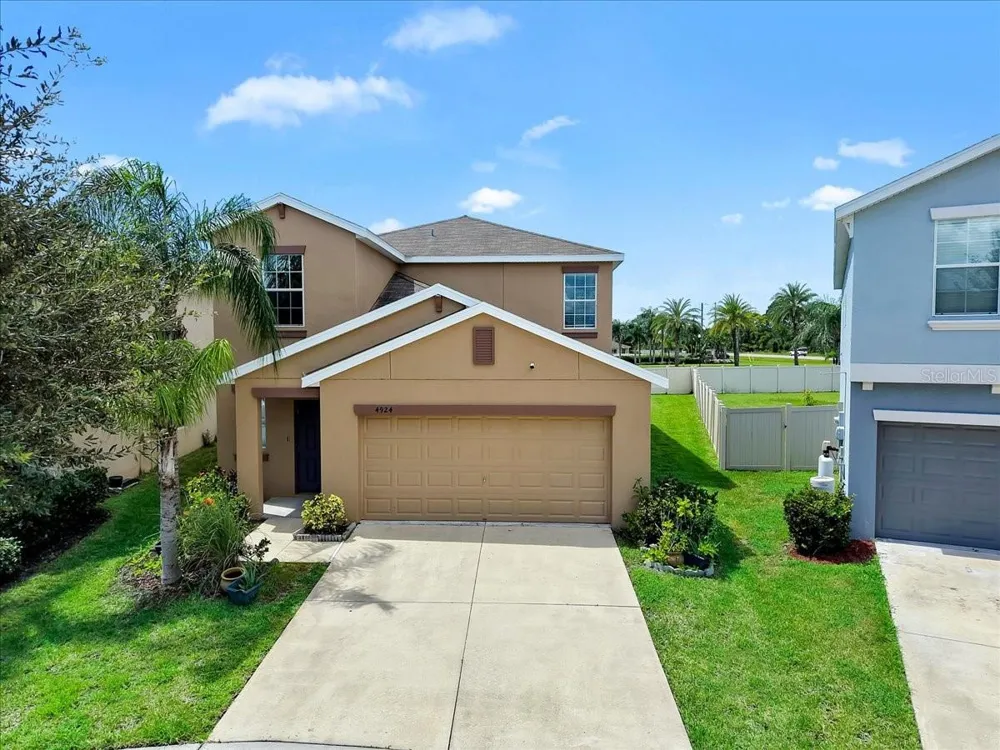 4924 REFLECTING POND CIRCLE Wimauma, FL 33598