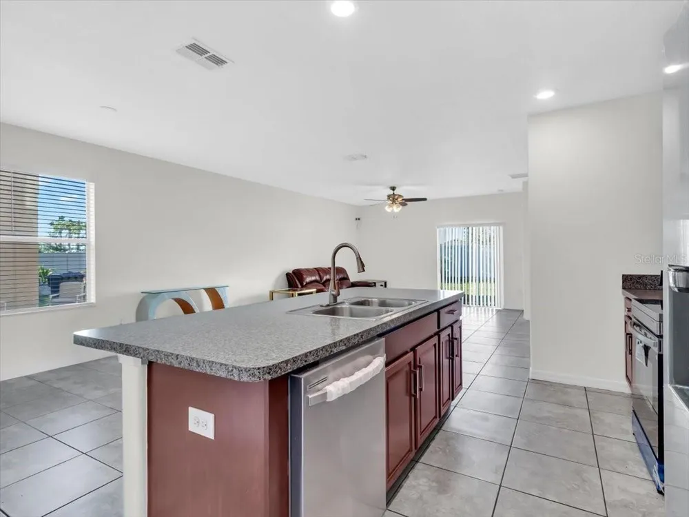 4924 REFLECTING POND CIRCLE Wimauma, FL 33598
