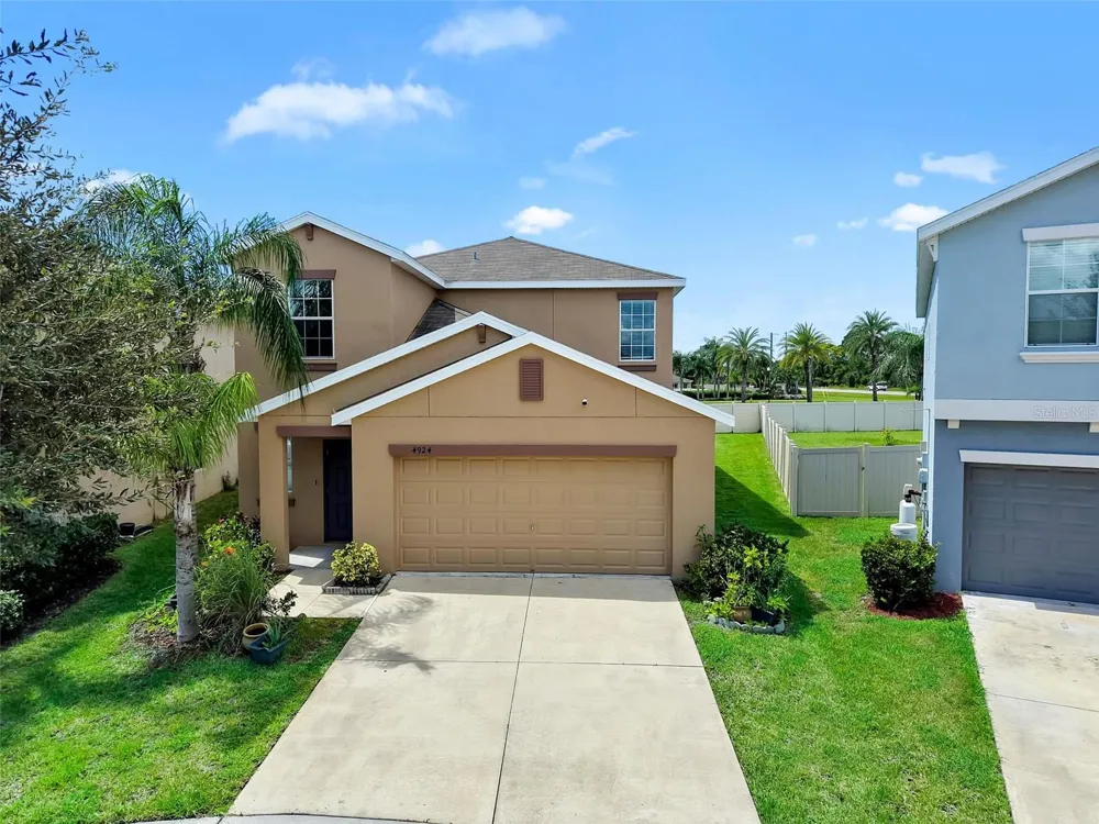 4924 REFLECTING POND CIRCLE Wimauma, FL 33598