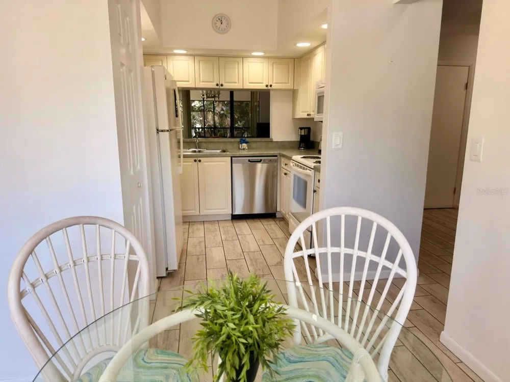 4601 46TH STREET COURT W #201 Bradenton, FL 34210