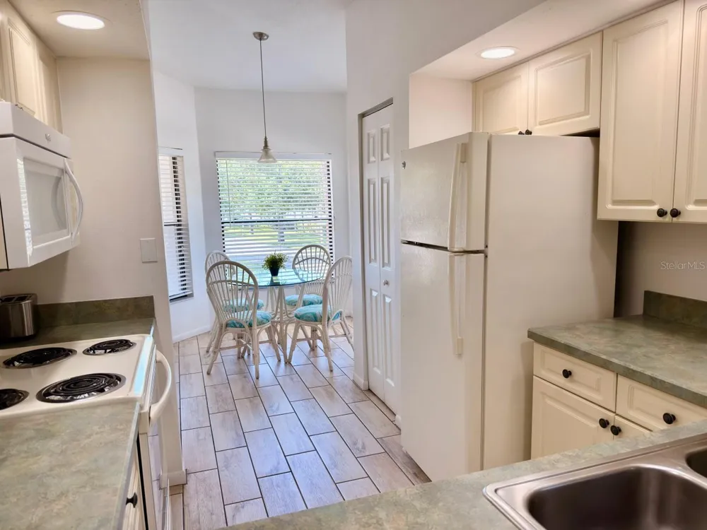 4601 46TH STREET COURT W #201 Bradenton, FL 34210