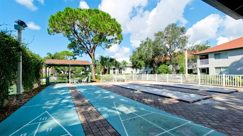4601 46TH STREET COURT W #201 Bradenton, FL 34210