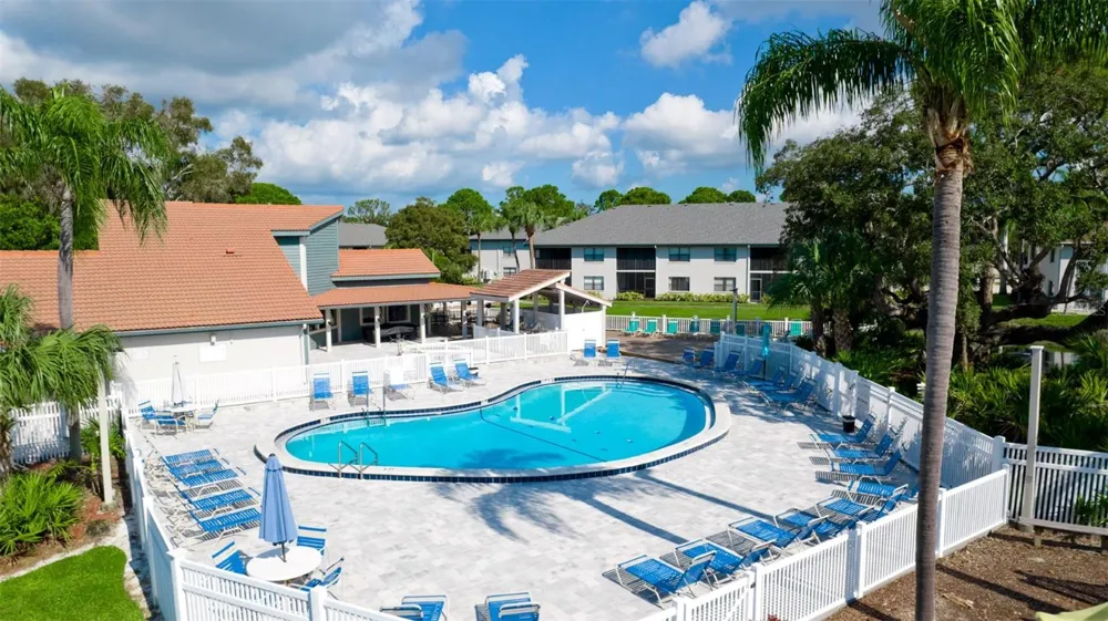 4601 46TH STREET COURT W #201 Bradenton, FL 34210