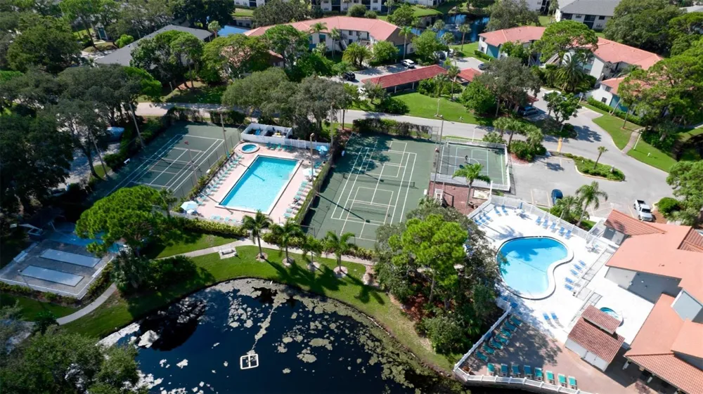 4601 46TH STREET COURT W #201 Bradenton, FL 34210