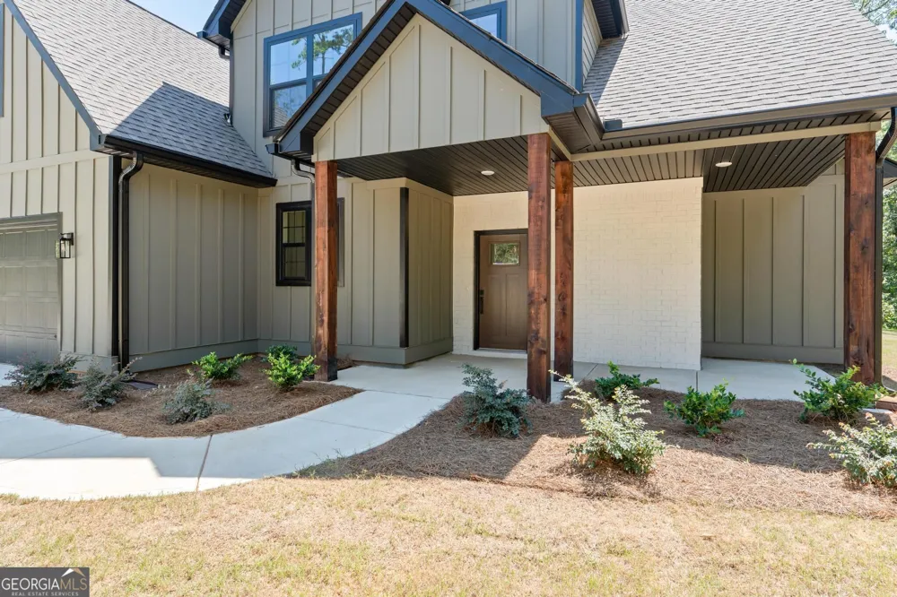 2478 Fischer Road Sharpsburg, GA 30277
