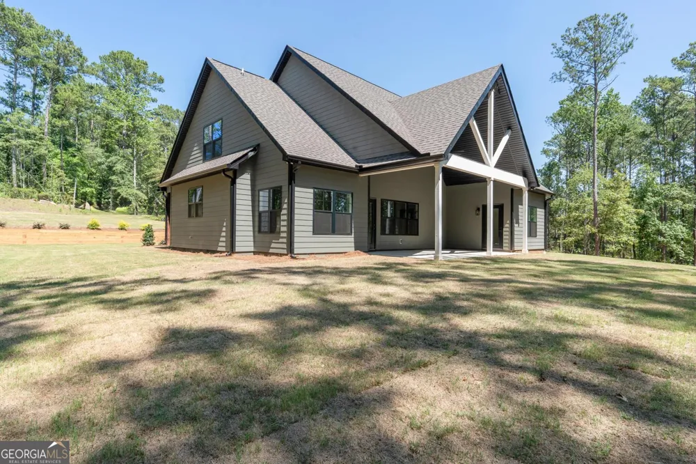 2478 Fischer Road Sharpsburg, GA 30277