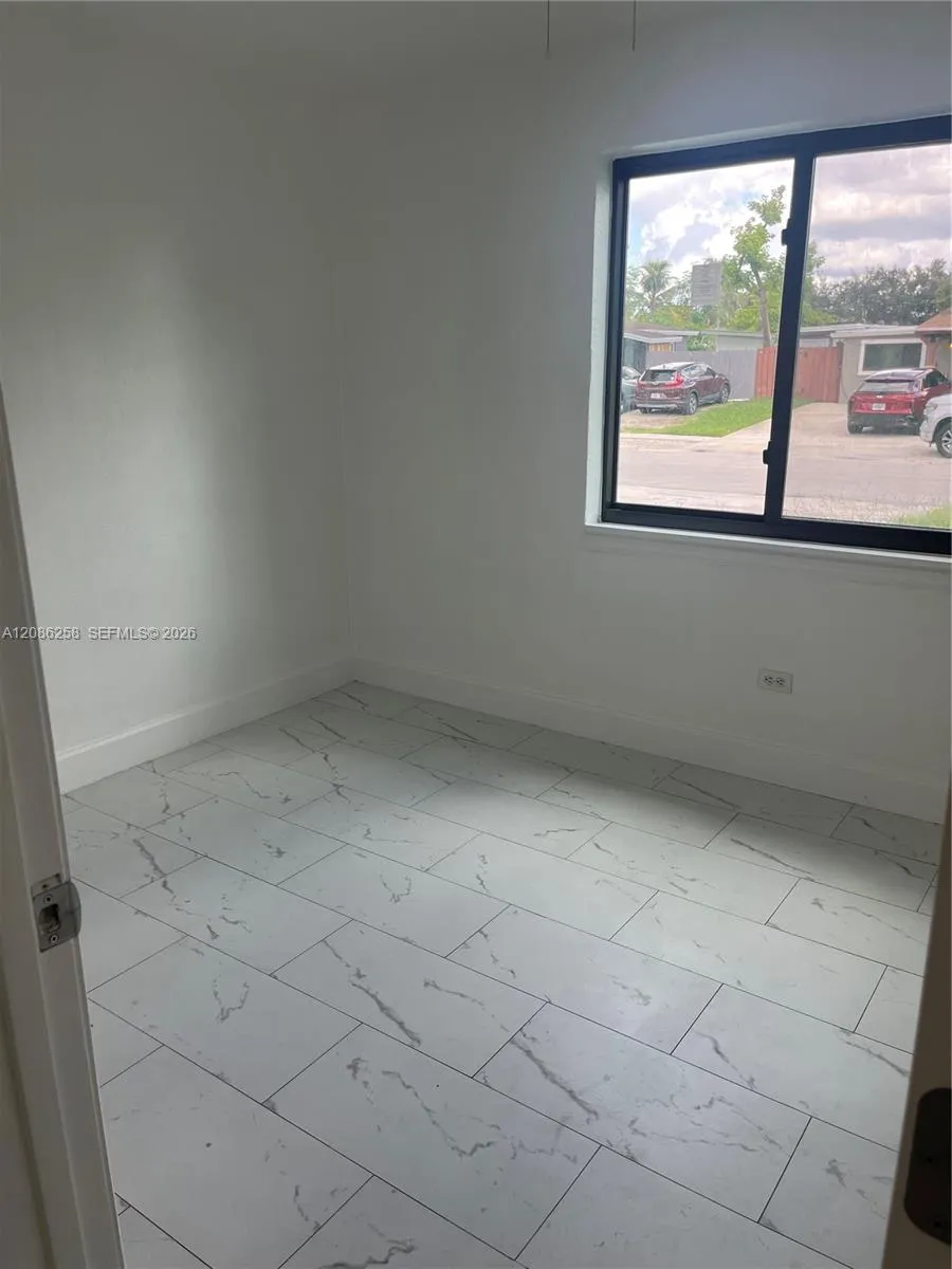5700 SW 37th Ct #5700 Davie, FL 33314