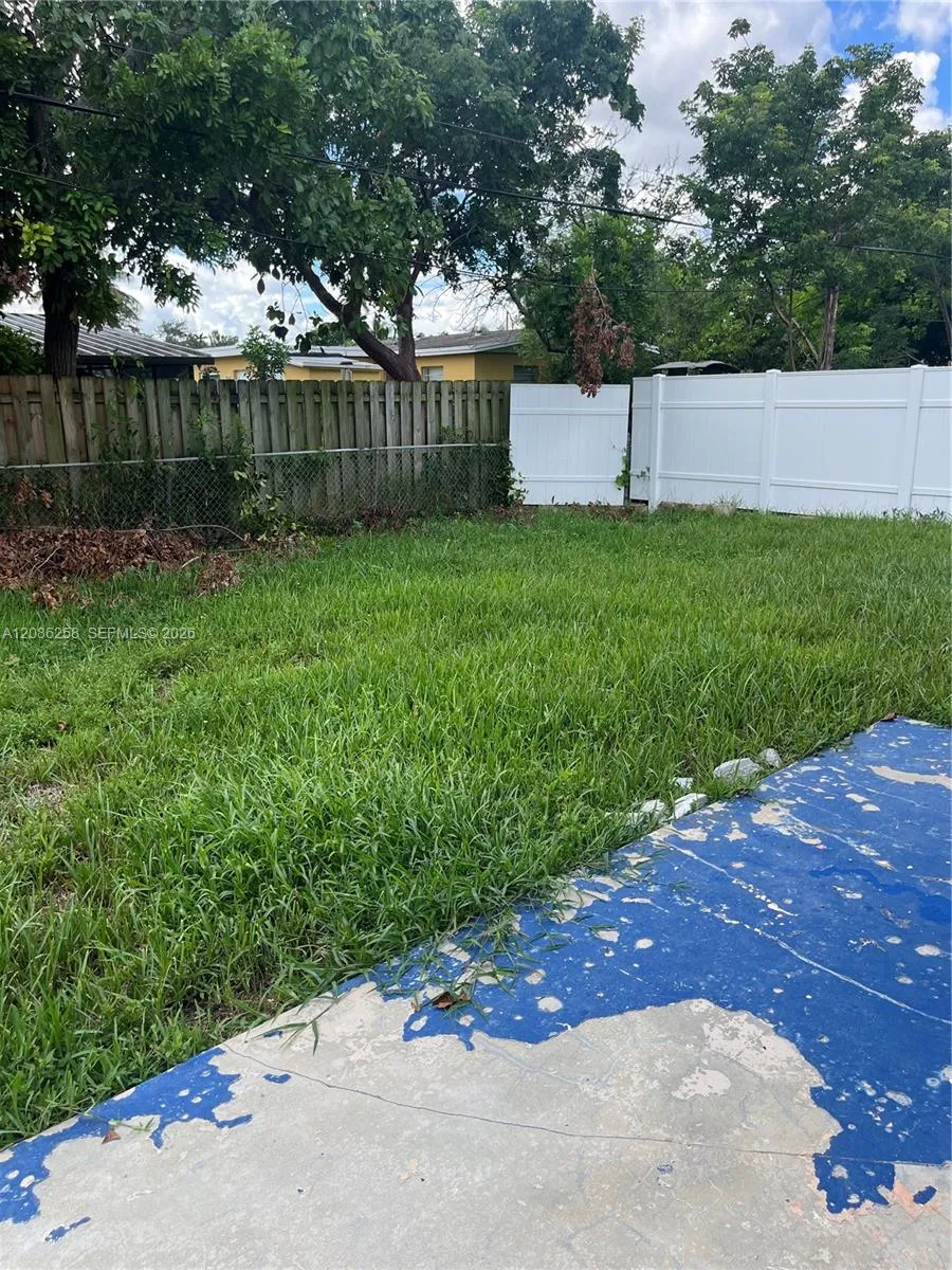 5700 SW 37th Ct #5700 Davie, FL 33314