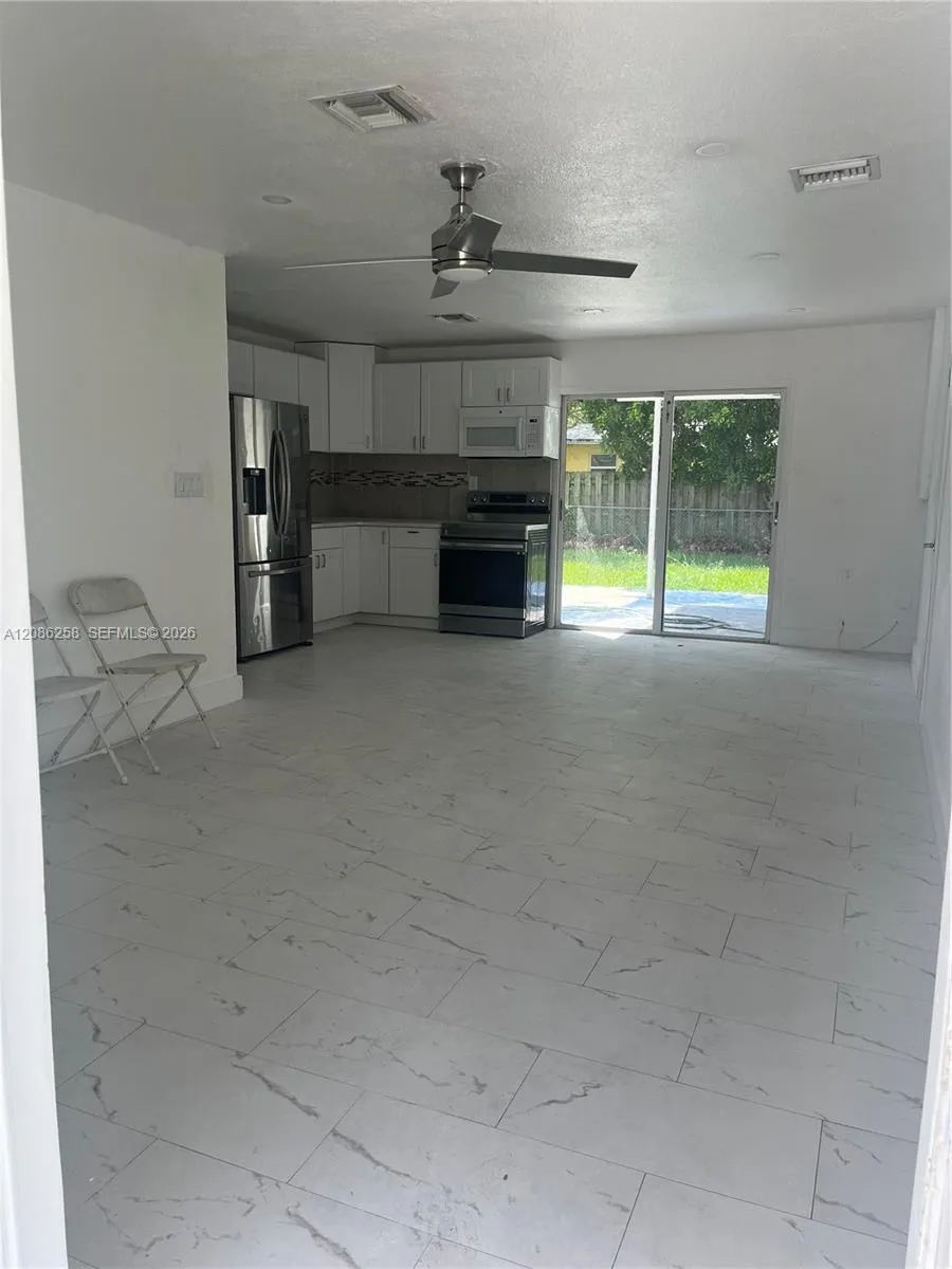 5700 SW 37th Ct #5700 Davie, FL 33314