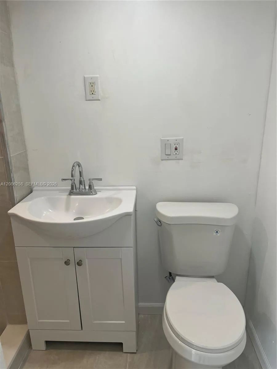 5700 SW 37th Ct #5700 Davie, FL 33314