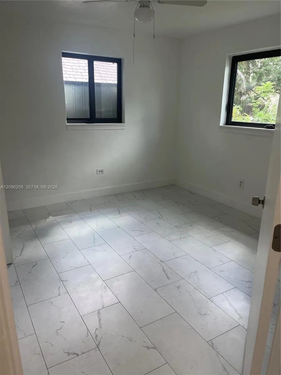 5700 SW 37th Ct #5700 Davie, FL 33314