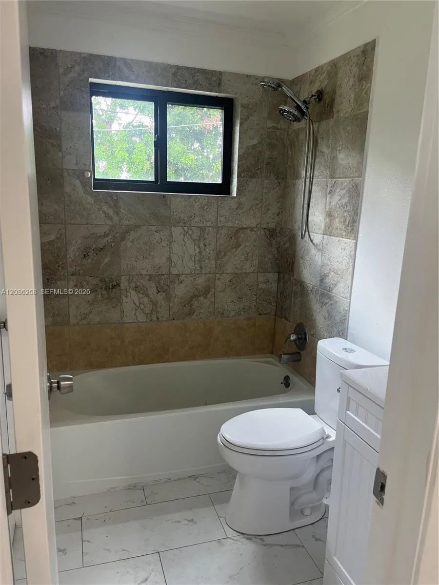 5700 SW 37th Ct #5700 Davie, FL 33314