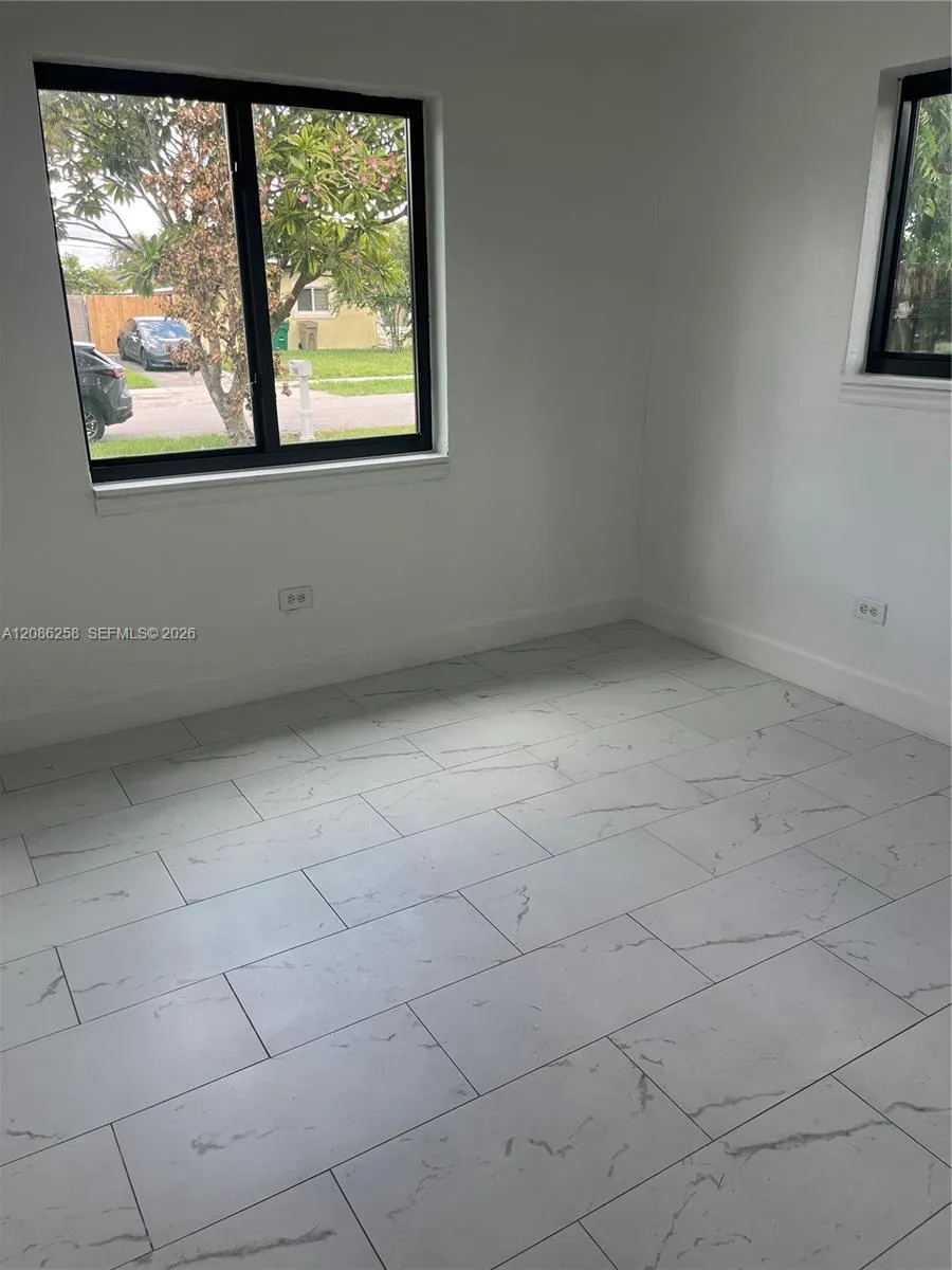 5700 SW 37th Ct #5700 Davie, FL 33314