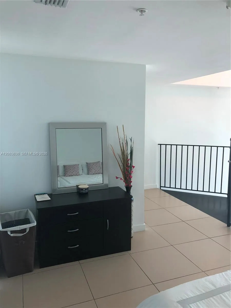 300 S Biscayne Blvd #L-608 Miami, FL 33131