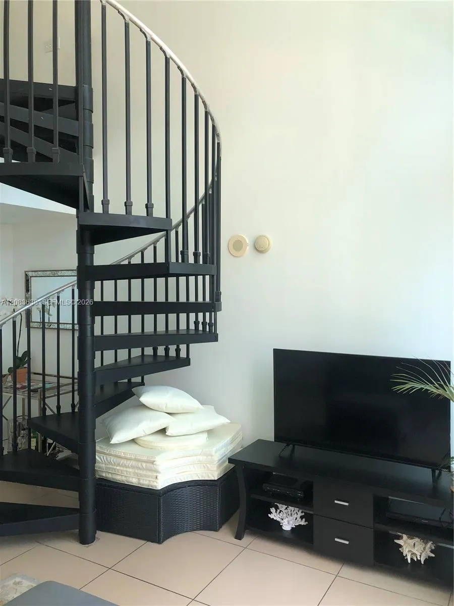 300 S Biscayne Blvd #L-608 Miami, FL 33131