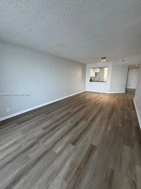 116 Lake Emerald Dr #202 Oakland Park, FL 33309