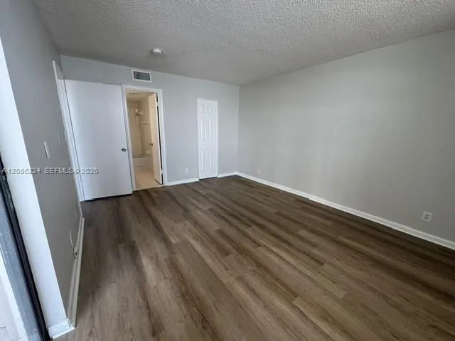 116 Lake Emerald Dr #202 Oakland Park, FL 33309