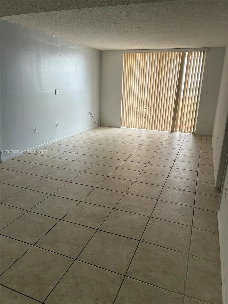 4675 W 18th Ct #904 Hialeah, FL 33012