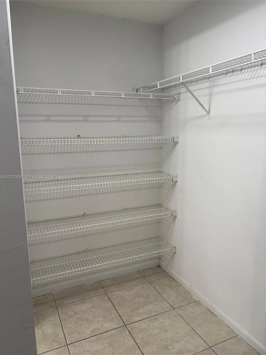 4675 W 18th Ct #904 Hialeah, FL 33012