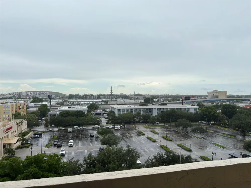 4675 W 18th Ct #904 Hialeah, FL 33012